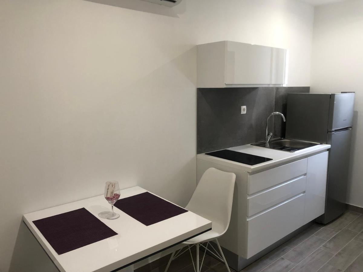 Apartmani Milka I Jozo โอมิช ภายนอก รูปภาพ