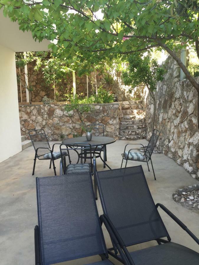 Apartmani Milka I Jozo โอมิช ภายนอก รูปภาพ